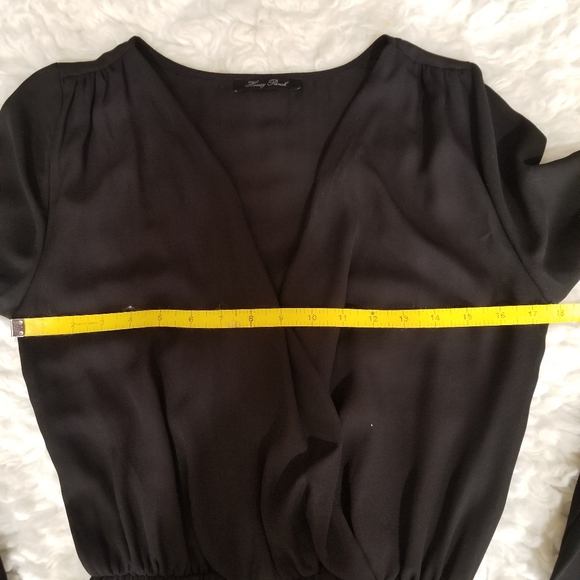 Honey Punch black long Sleeves romper, surplice.S - Picture 13 of 14